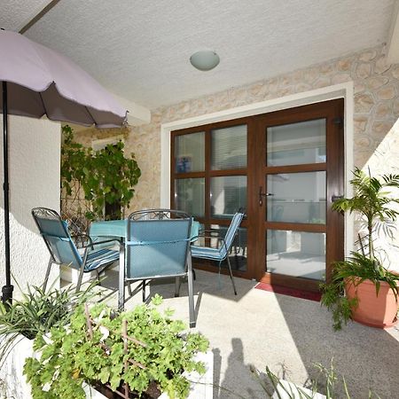 Lovely Apartment In The Groundfloor Zadar Buitenkant foto