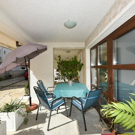 Lovely Apartment In The Groundfloor Zadar Buitenkant foto