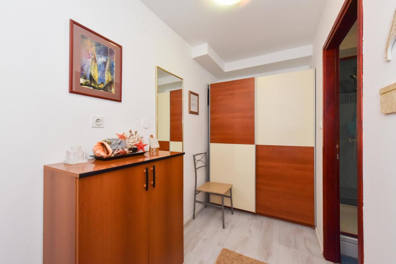 Lovely Apartment In The Groundfloor Zadar Buitenkant foto
