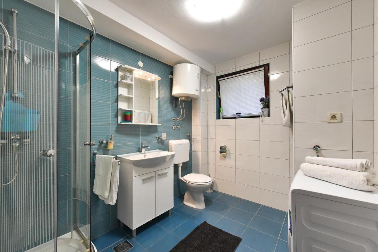 Lovely Apartment In The Groundfloor Zadar Buitenkant foto