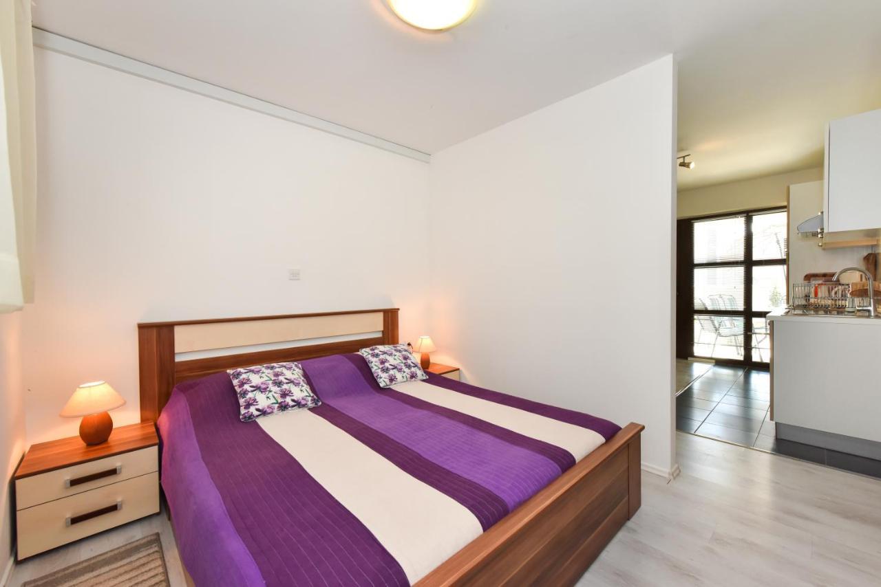 Lovely Apartment In The Groundfloor Zadar Buitenkant foto