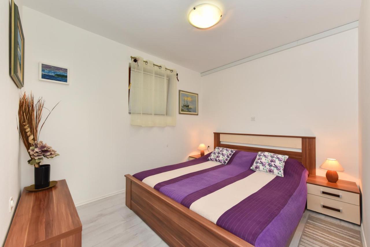 Lovely Apartment In The Groundfloor Zadar Buitenkant foto