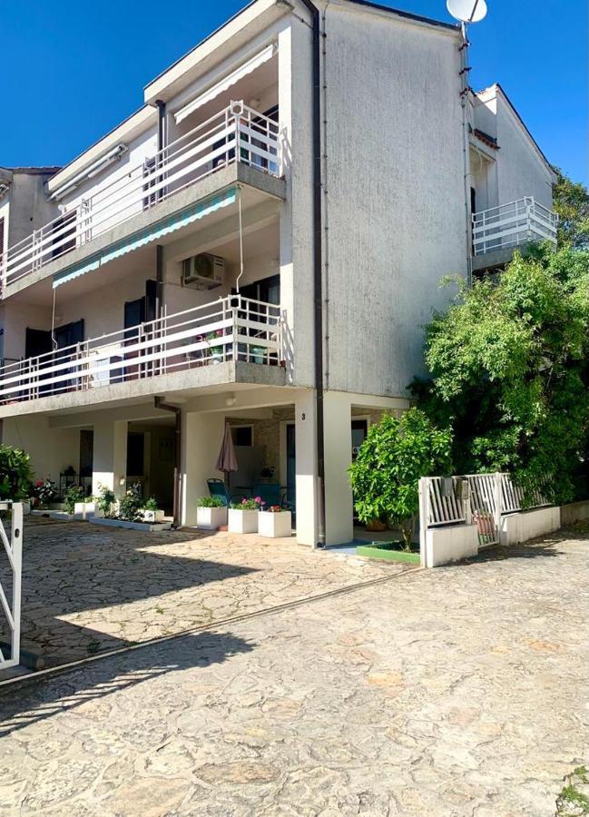 Lovely Apartment In The Groundfloor Zadar Buitenkant foto